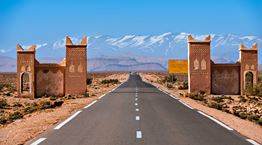 Στις εξωτικές πόλεις, τις ερήμους και τα βουνά του Μαρόκου