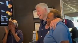 Μπέρδεψε τον Bill Clinton με τον Joe Biden κι έγινε viral (video)