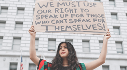 Γιατί οι celebrities δεν μιλούν για το Αφγανιστάν