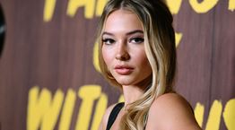 Τα φρέσκα, εντυπωσιακά κορίτσια που πρωταγωνιστούν στο Netflix