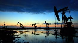 Το πετρέλαιο αξίζει λιγότερο από τα βαρέλια που το φιλοξενούν