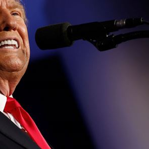 Ο Donald Trump νομίζει πως είναι ένας άλλος Alexey Navalny