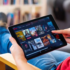 Τι επίπτωση έχει στο περιβάλλον μία ώρα <em>Netflix</em>