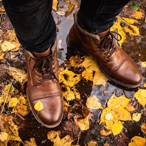 Οι 2 πιο must επιλογές σε <em>παπούτσια</em> που χρειάζεται κάθε άντρας