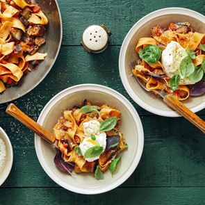 Pasta alla Norma, όπως θα την έτρωγες στη Σικελία