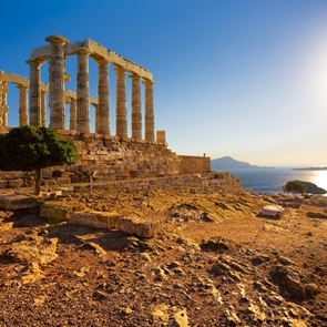 Τουρίστες απ' όλο τον κόσμο ζουν το όνειρο της Αττικής 12 μήνες τον χρόνο