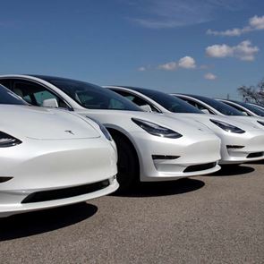 To Autopilot της <em>Tesla</em> δεν είναι αξιόπιστο
