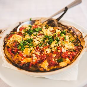 Αξίζει να δοκιμάσεις τη viral συνταγή του TikTok, Baked Feta Pasta