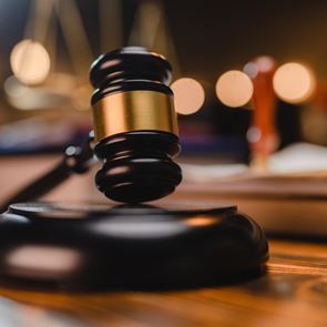 Μεγάλη εφοπλιστική οικογένεια ξαναδικάζεται για αρχαιοκαπηλία