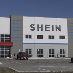 15 εκατ. δολάρια από τη Shein για τη βελτίωση των εργασιακών συνθηκών στα εργοστάσιά
