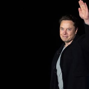 Ο <em>Elon</em> <em>Musk</em> απειλεί ότι θα ακυρώσει την εξαγορά του Twitter