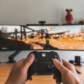 Πόσα λεφτά ξοδεύουν όσοι κλέβουν στα video games