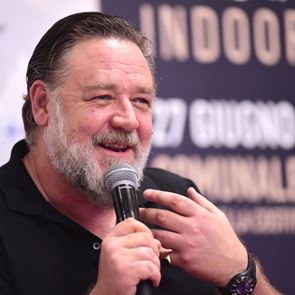 O Russell Crowe δε νιώθει και πολύ άνετα με το Gladiator 2