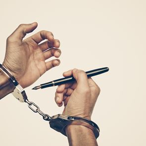 Η κοινωνία των πολιτών φιμώνεται, σύμφωνα με τη Διεθνή Αμνηστία