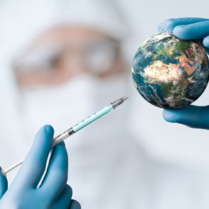 Το <em>εμβόλιο</em> των Pfizer και Biontech είναι αποτελεσματικό κατά 90%