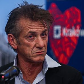 Sean Penn & Volodymyr Zelensky έχουν μια αλλιώτικη σχέση