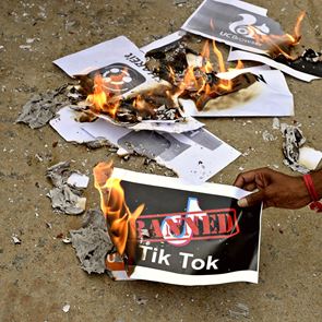 TikTok, ο μεγάλος κίνδυνος από την Άπω Ανατολή