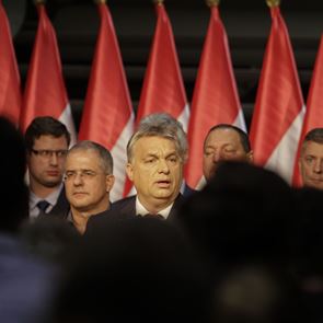 O Viktor Orban θέλει τον <em>Donald</em> <em>Trump</em> ξανά πλανητάρχη