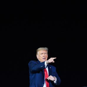 Τα δύο πρόσωπα του <em>Donald</em> <em>Trump</em> στην προεκλογική του εκστρατεία