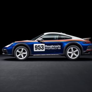 Η αίσθηση του να μπαίνεις μέσα στη νέα <em>Porsche</em> 911 Dakar