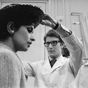 Yves Saint Laurent, ο άνθρωπος που άλλαξε τον τρόπο που ντύνονται οι γυναίκες