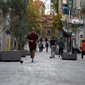 Όλα τα σενάρια για την άρση του <em>lockdown</em>
