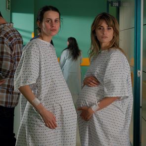 Πρώτη ματιά στο Madres Paralelas, τη νέα ταινία του Pedro Almodóvar