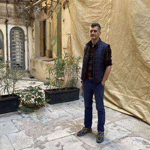 Κώστα Πράπογλου, πώς είναι να μιλά όλη η Αθήνα για την έκθεση Wanderlust / all passports