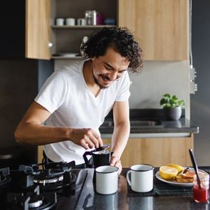 Πώς να 'καις' περισσότερες θερμίδες ακόμα και μέσα στο σπίτι