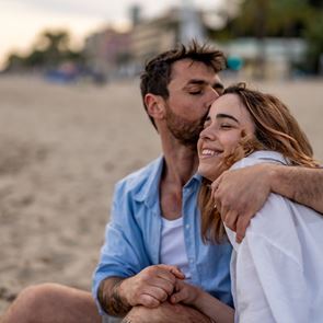 5 καθημερινές συνήθειες που κρατούν τη σχέση ζωντανή