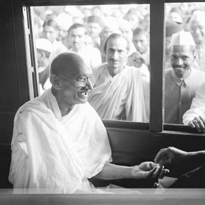 Όταν o Mahatma Gandhi δολοφονήθηκε από θρησκευτικό μίσος