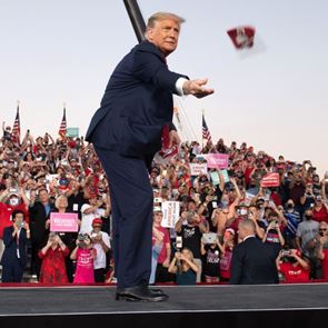 Ο <em>Donald</em> <em>Trump</em> βιάζεται να πανηγυρίσει και δίνει ραντεβού στο Ανώτατο Δικαστήριο