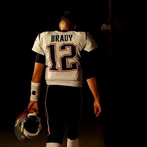 Tom Brady, υποστολή σημαίας