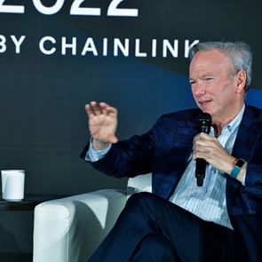 Γιατί δυσκολευόμαστε να συγκεντρωθούμε; Ο πρώην CEO της Google εξηγεί