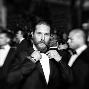 Όλες οι φορές που ο Tom Hardy ντύθηκε σαν τον <em>James</em> <em>Bond</em>