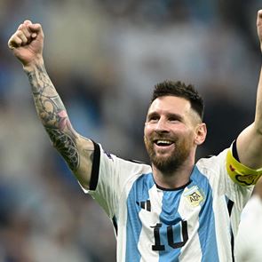 O Lionel Messi γράφει ιστορία κόντρα στη Γαλλία