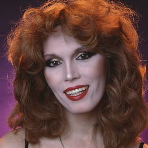 Amanda Lear, οι πολλές ζωές μιας 'σαιξπηρικής' βασίλισσας