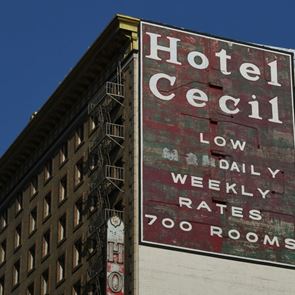 Η ιστορία του Cecil Hotel, του πιο τρομακτικού <em>ξενοδοχείου</em> στις ΗΠΑ
