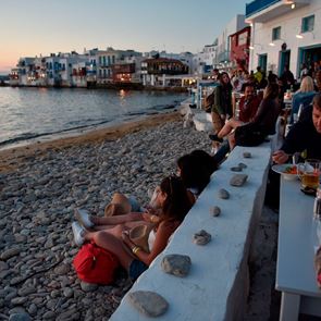 Σε καραντίνα λόγω <em>Covid</em>-19 Μύκονος και Χαλκιδική