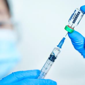 Θετική στις συζητήσεις για άρση πατέντας των <em>εμβολίων</em> η ΕΕ