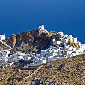 To Conde Nast Traveller αποθεώνει τις Κυκλάδες