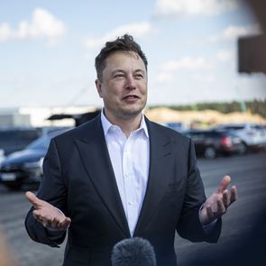 Η σχεδόν κινηματογραφική ζωή του Elon Musk
