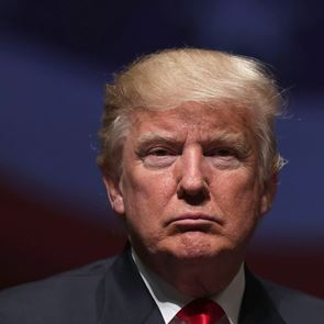 Ο Donald <em>Trump</em> έτοιμος ( ; ) για την προεδρία του 2024