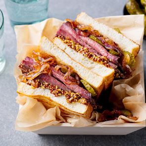 Μάλλον το νοστιμότερο club sandwich που μπορείς να φτιάξεις