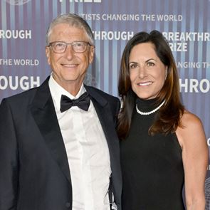 Η Bill Gates έχει νέα <em>σχέση</em> και την αποκαλεί 'σοβαρή'