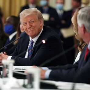 Κανείς δεν θα εμποδίσει την ανιψιά του Donald <em>Trump</em> να κυκλοφορήσει το βιβλίο της
