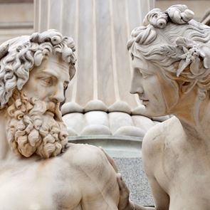 Είναι τελικά η σεξεργασία το αρχαιότερο επάγγελμα στον κόσμο