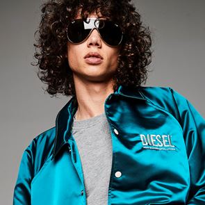 To satin bomber jacket και το "άλλο" bomber