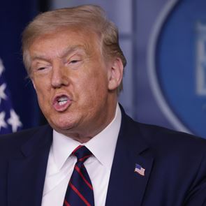 Το ορθογραφικό λάθος του <em>Donald</em> <em>Trump</em> που έγινε viral