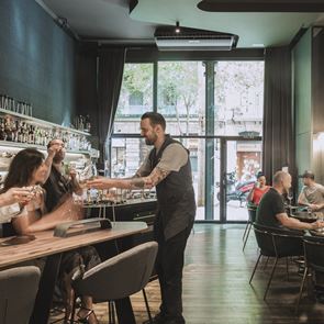 Πώς το Sips έγινε το καλύτερο <em>μπαρ</em> του κόσμου